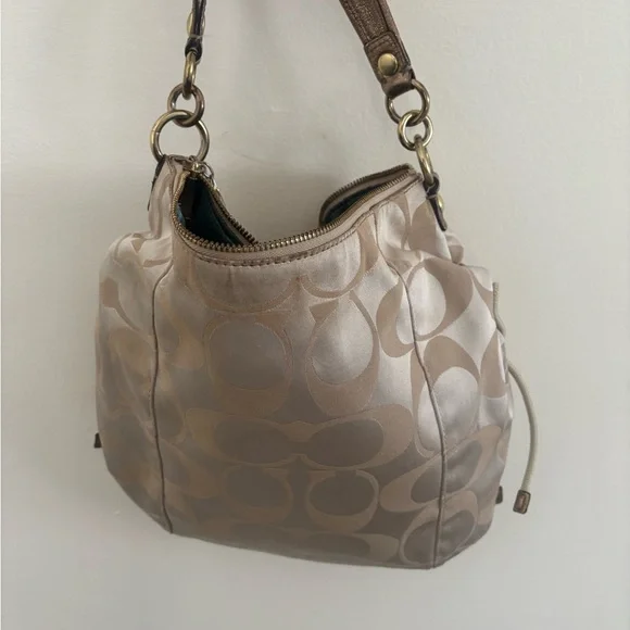 Coach Poppy drawstring Signature Beige and Tan Shoulder Bag - Picture 5 of 17